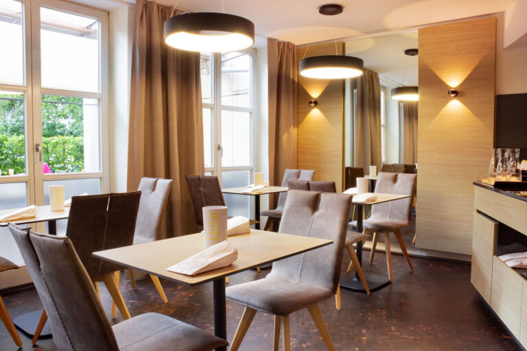 Fruehstuecksraum-hotelzumfischer